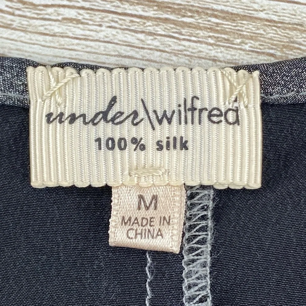 under \ Wilfred 100% Silk Gray V Neck Camisole w/ Adjustable Straps- size M - Picture 11 of 12